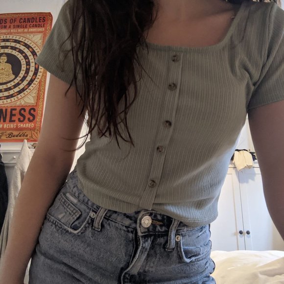 Square-Neck Short-Sleeve Buttoned Ribbed Top - Picture 4 of 4